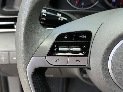 Used 2023 Hyundai Elantra SEL FWD image 13