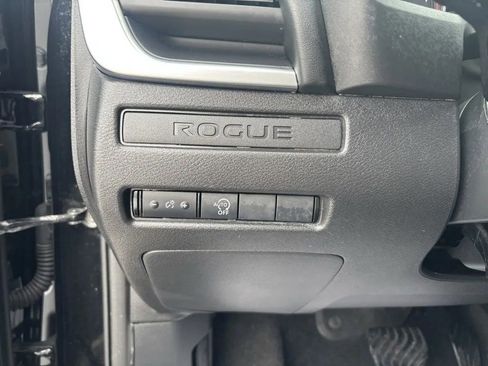Used 2024 Nissan Rogue S image 11