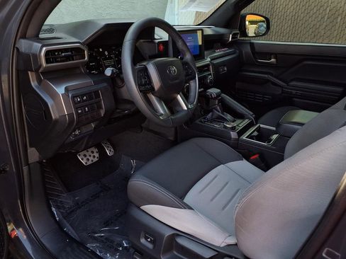 Used 2024 Toyota Tacoma TRD Sport RWD image 16
