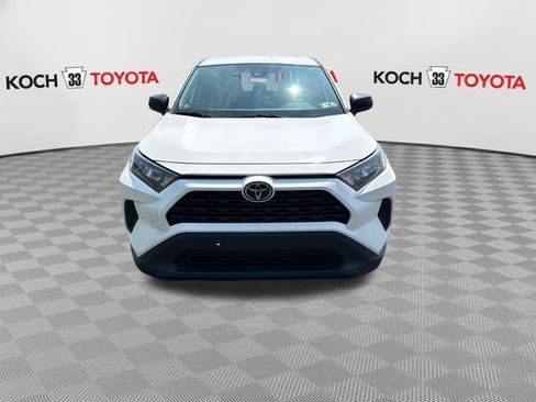 Used 2022 Toyota RAV4 LE AWD/4WD image 2