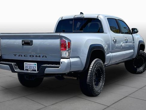 Used 2020 Toyota Tacoma TRD Off-Road w/ Technology Package AWD/4WD image 11