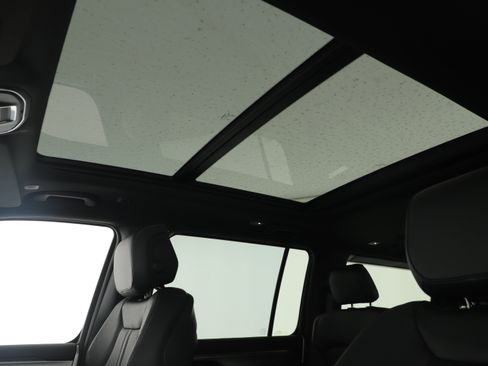 New 2026 Jeep Grand Wagoneer image 8