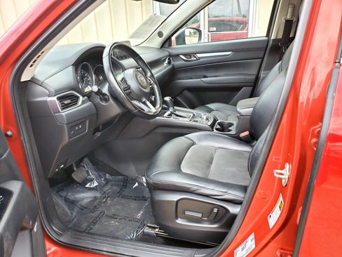 Used 2018 MAZDA CX-5 Touring w/ Preferred Equipment Package AWD/4WD image 3