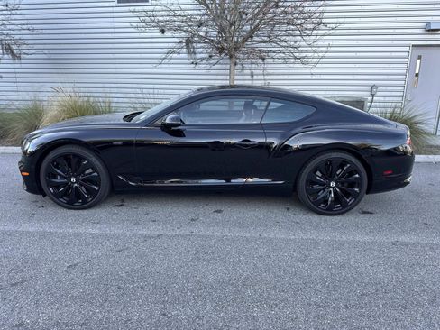 Used 2024 Bentley Continental GT image 2