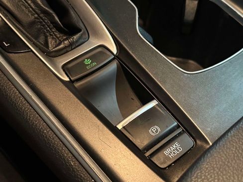 Certified 2019 Honda Accord LX image 7