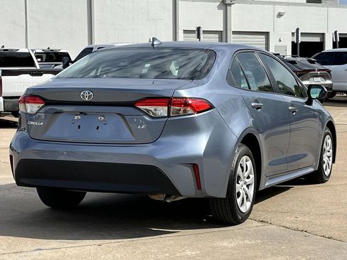 Used 2025 Toyota Corolla LE FWD image 4