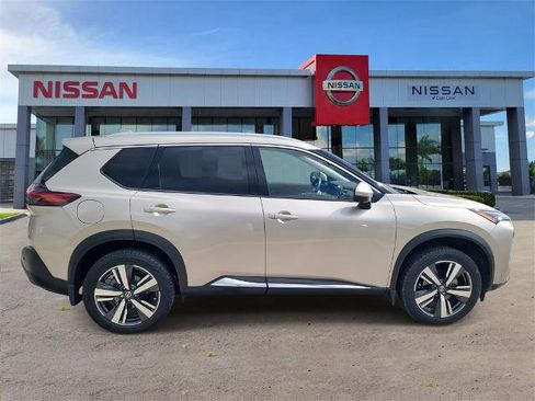 Certified 2021 Nissan Rogue SL image 3