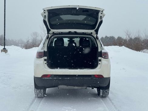 Used 2019 Jeep Compass Latitude w/ Cold Weather Group image 6