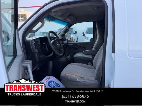 Used 2017 Chevrolet Express 3500 image 10