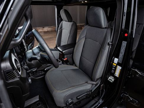 Used 2024 Jeep Wrangler Sport S image 29