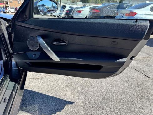 Used 2004 BMW Z4 2.5i image 16
