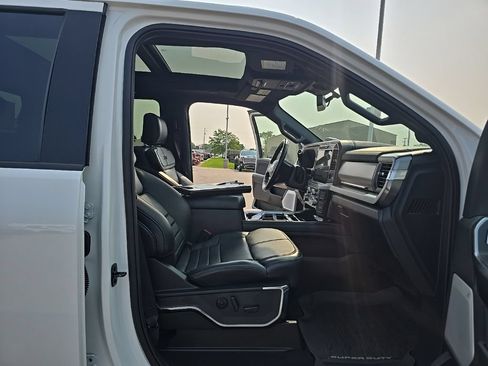 Used 2025 Ford F250 Platinum AWD/4WD image 13
