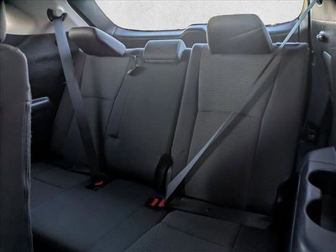 Used 2025 Toyota Highlander LE image 18