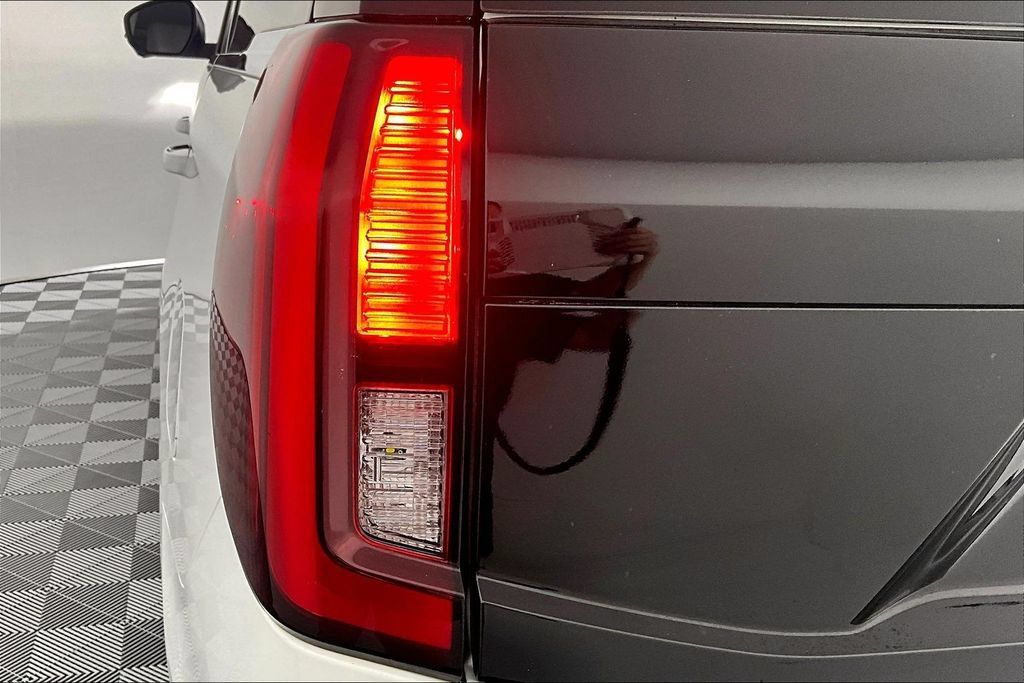 Used 2025 Ford Expedition Active AWD/4WD image 30