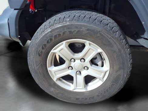 Used 2018 Jeep Wrangler Sport AWD/4WD image 24