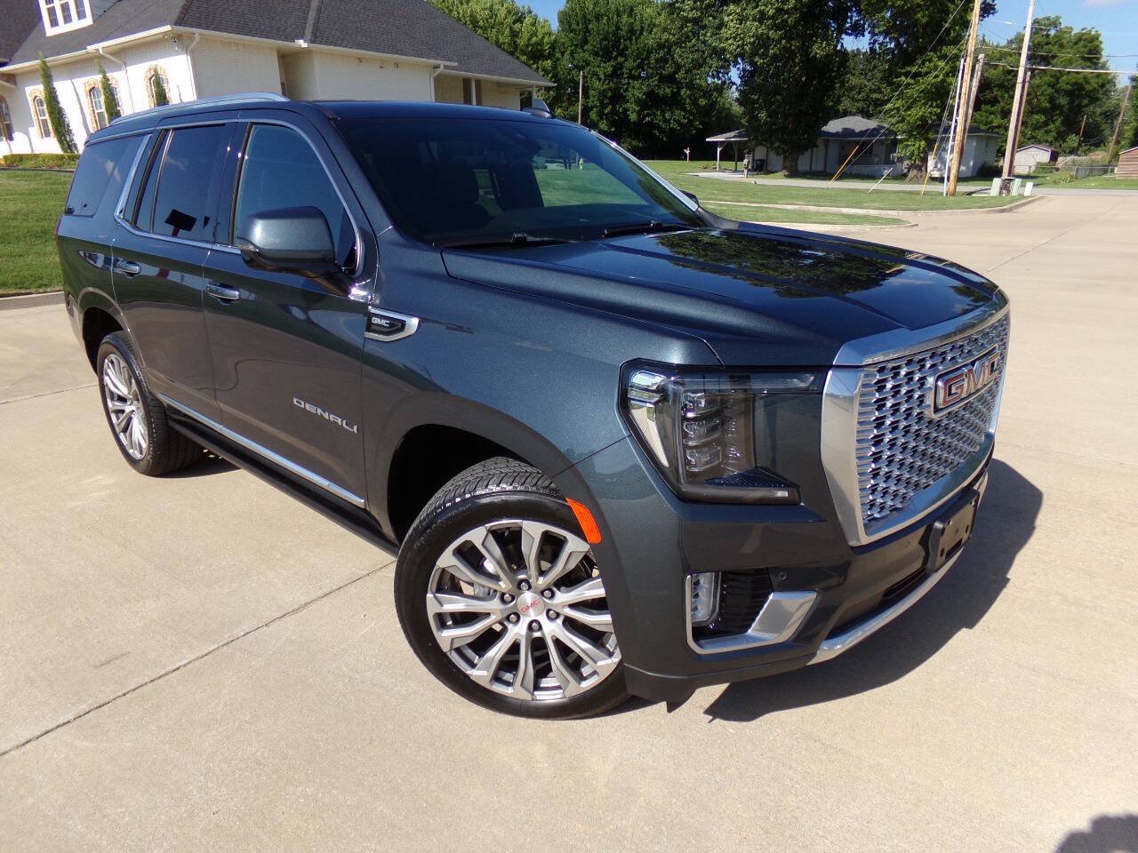 Used 2021 GMC Yukon Denali w/ Denali Ultimate Package AWD/4WD image 5