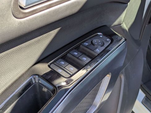 Used 2023 Nissan Pathfinder SL w/ Lighting Package (N92) image 13