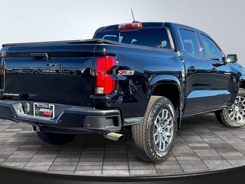 Used 2024 Chevrolet Colorado Z71 w/ Z71 Convenience Package 2 image 13