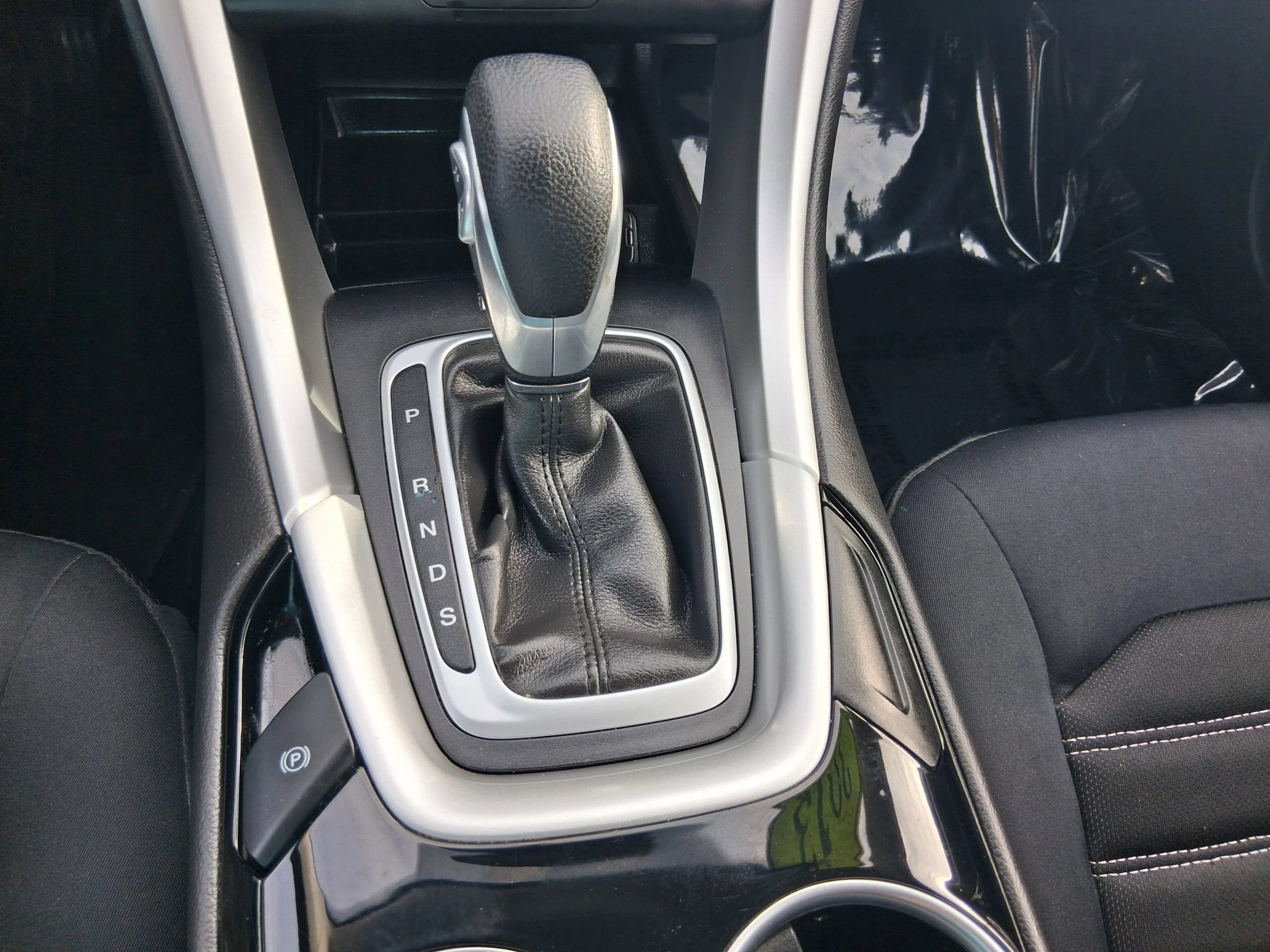 Used 2013 Ford Fusion SE FWD image 16