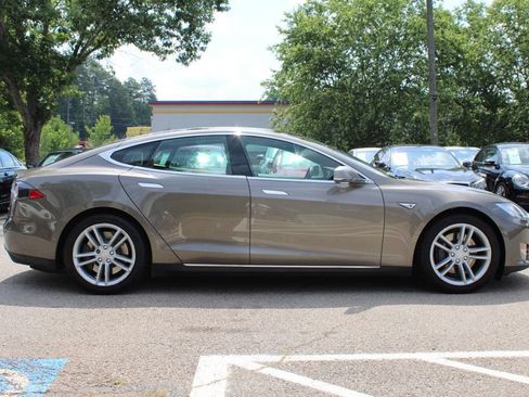 Used 2015 Tesla Model S 70D AWD/4WD image 5