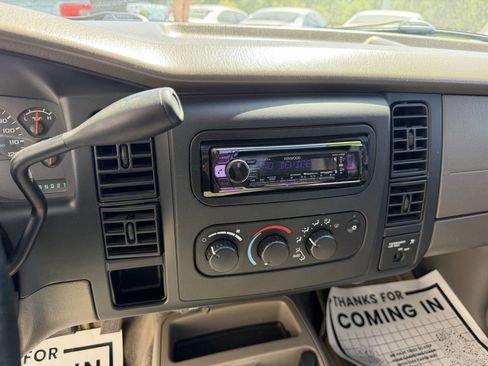 Used 2001 Dodge Dakota 2WD Club Cab image 14