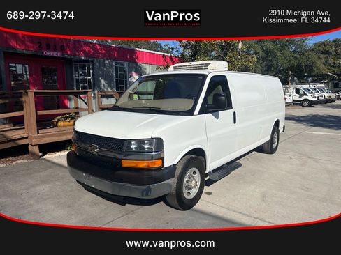 Used 2014 Chevrolet Express 3500 Extended image 1
