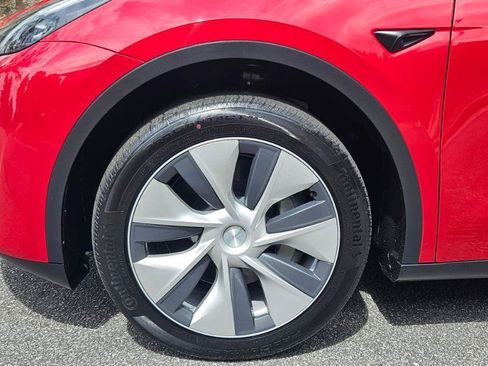 Used 2023 Tesla Model Y 2WD image 18
