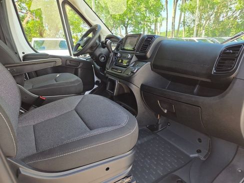 Used 2024 RAM ProMaster 2500 w/ Convenience Group FWD image 14
