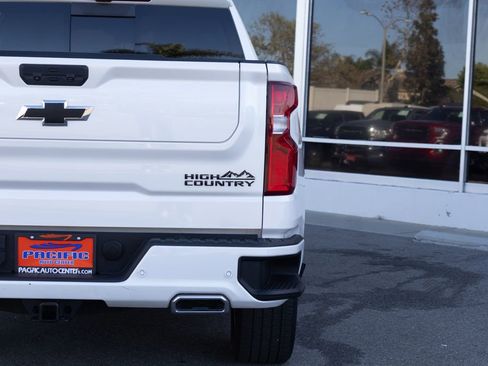 Used 2023 Chevrolet Silverado 1500 High Country w/ Technology Package AWD/4WD image 14