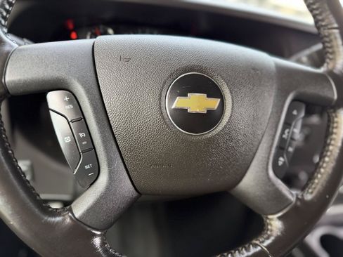 Used 2022 Chevrolet Express 2500 w/ Driver Convenience Package RWD image 18