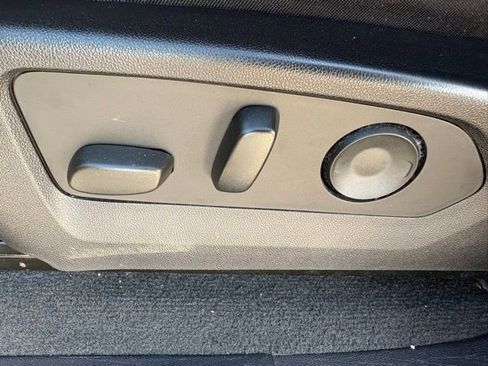 Used 2023 Chevrolet Colorado LT w/ LT Convenience Package II image 20