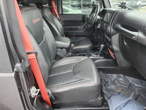 Used 2018 Jeep Wrangler Rubicon AWD/4WD image 17