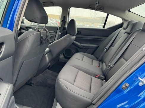 Used 2025 Nissan Altima 2.5 SV image 10