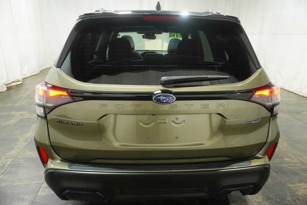 Used 2025 Subaru Forester Touring AWD/4WD image 5