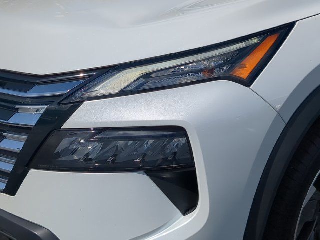 Used 2025 Nissan Rogue SV w/ SV Premium Package AWD/4WD image 10