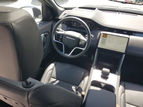 Certified 2025 Land Rover Discovery Sport Dynamic SE AWD/4WD image 19