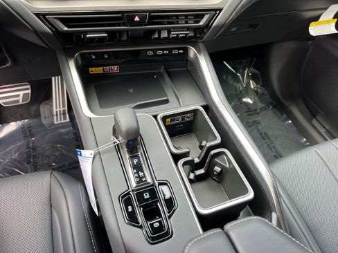 New 2026 Lexus TX 500h AWD image 24