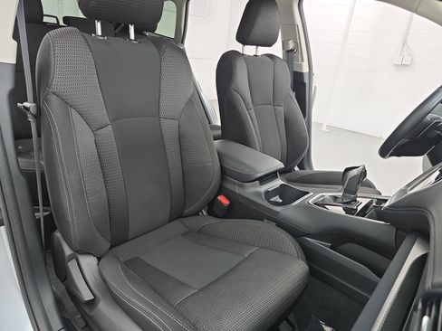 Used 2025 Subaru Outback Premium w/ Popular Package #1A image 10