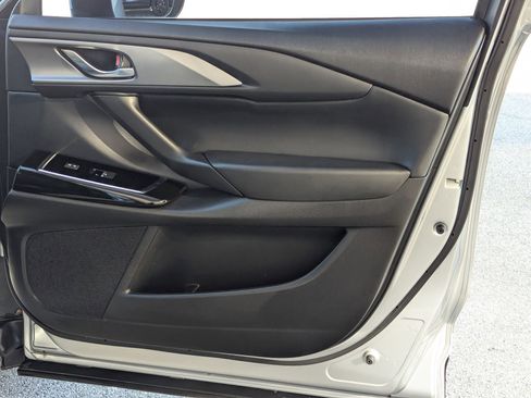 Used 2023 MAZDA CX-9 Touring image 28