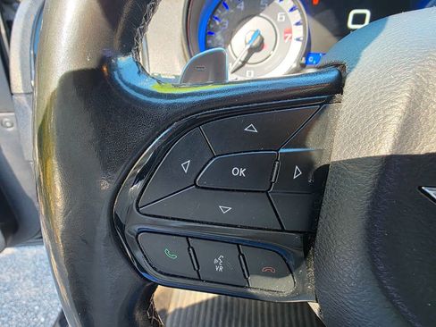 Used 2019 Chrysler 300 S image 19