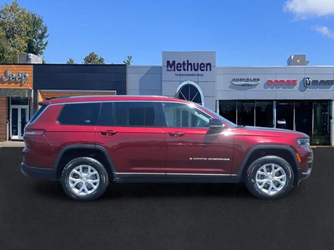 Used 2023 Jeep Grand Cherokee L Limited AWD/4WD image 2