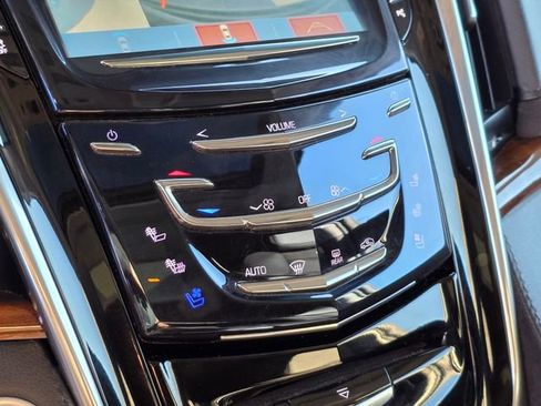 Used 2019 Cadillac Escalade Premium Luxury image 36