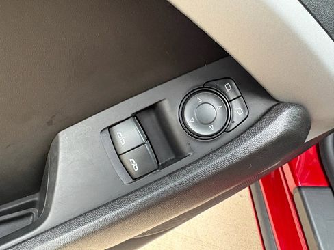 Used 2021 Chevrolet Camaro LT w/ Technology Package image 11