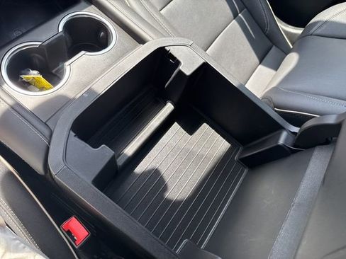 Used 2023 Chevrolet Suburban Premier image 31