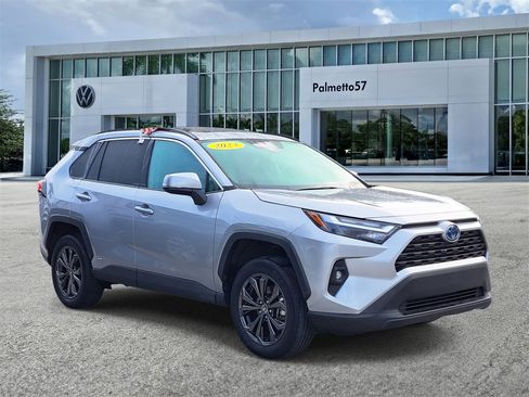 Used 2023 Toyota RAV4 XLE Premium image 3