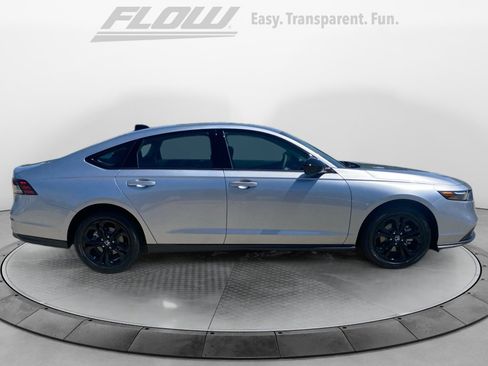 Used 2025 Honda Accord SE image 10
