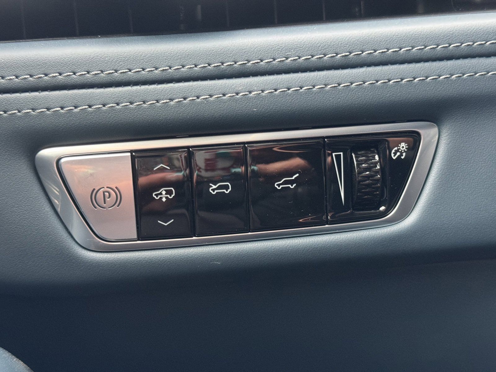 New 2025 Cadillac Escalade IQ Sport 2 AWD/4WD image 29