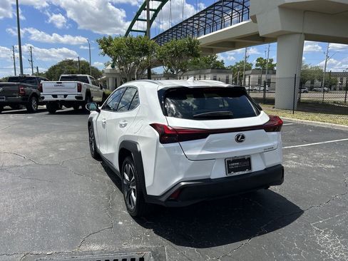 Used 2025 Lexus UX 300h FWD w/ Accessory Package (Z1) image 10