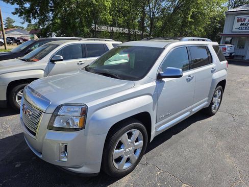 Used 2015 GMC Terrain Denali w/ Cargo Package AWD/4WD image 2