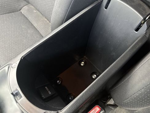 Used 2018 Toyota C-HR XLE image 36